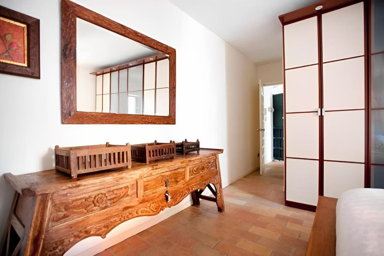 Exclusive With Stunning Patio In The Center Apartament Sewilla